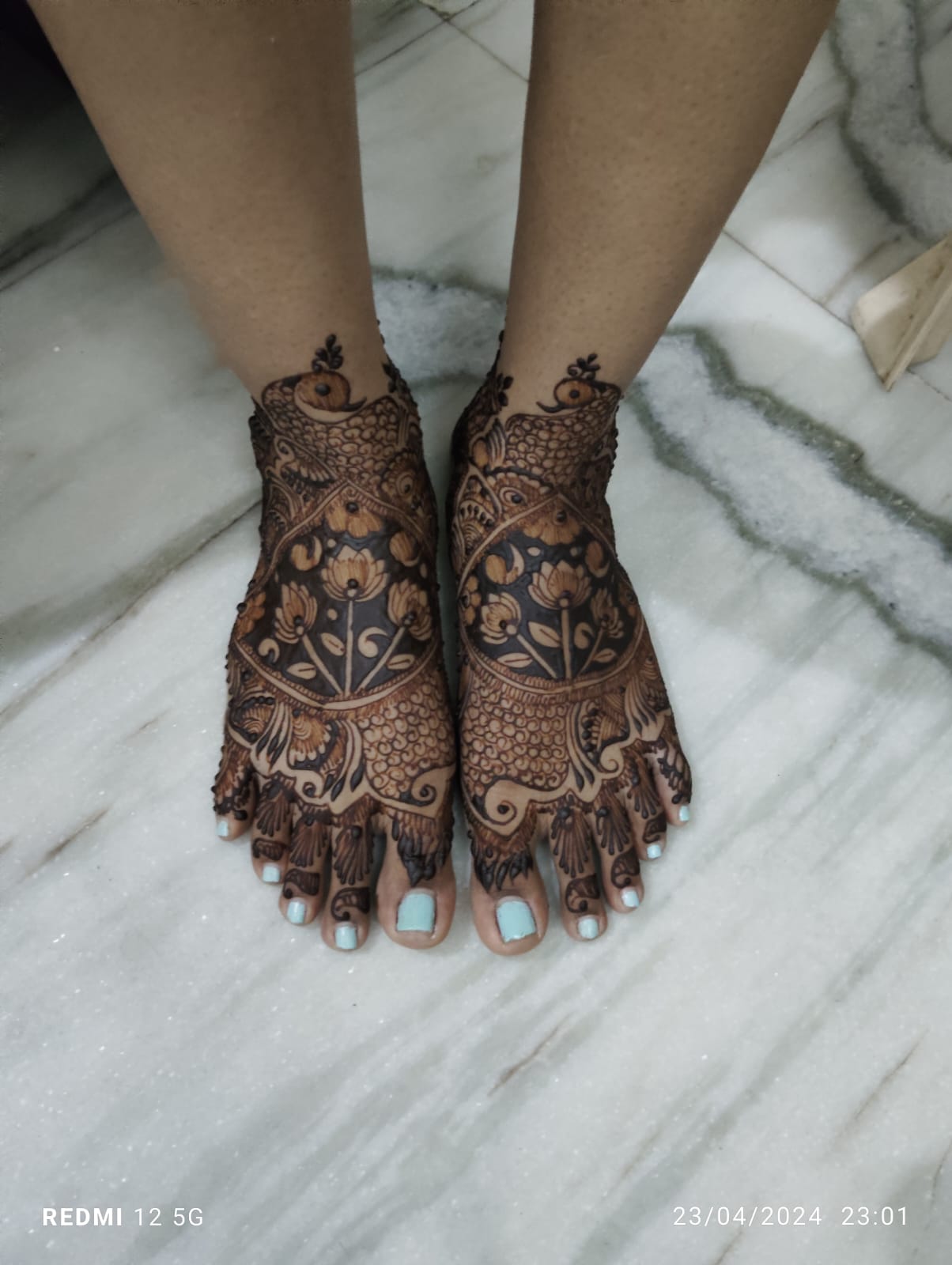 Leg henna design 4