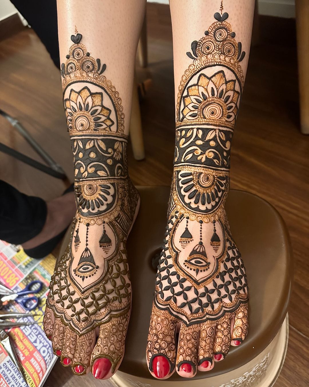 Leg henna design 5