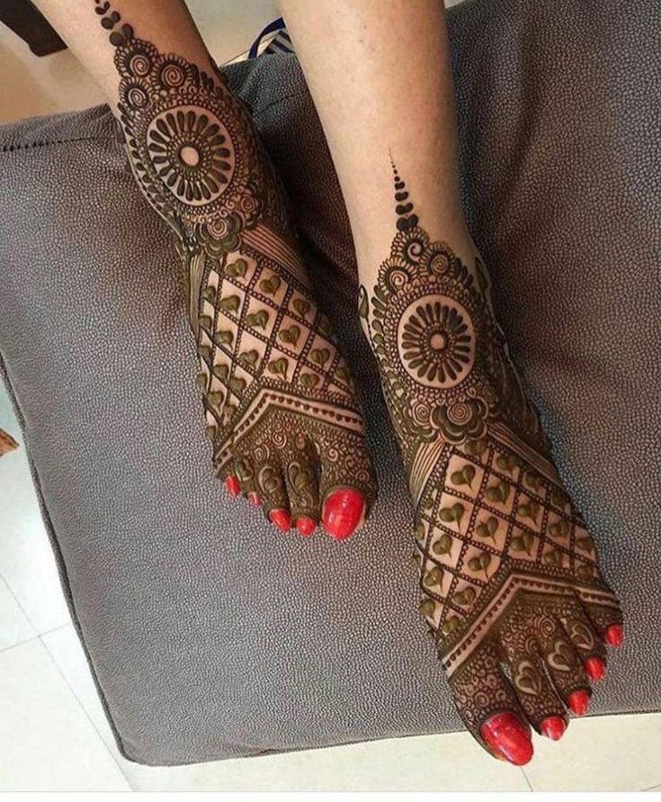 Leg henna design 8
